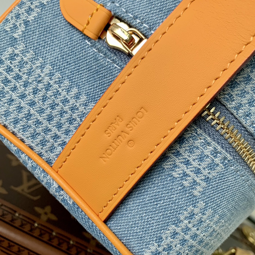 l0*is V*t0n locker dopp kit pouch -23 x 13 x 12cm