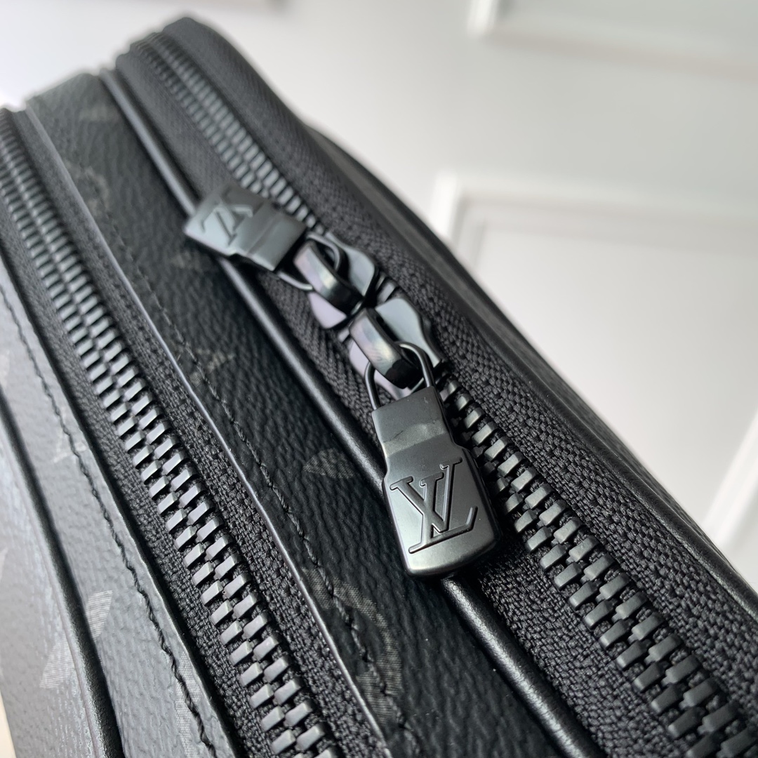 l0*is V*t0n neo alpha bag- m8254-11.0 x 18.5 x 6.5cm