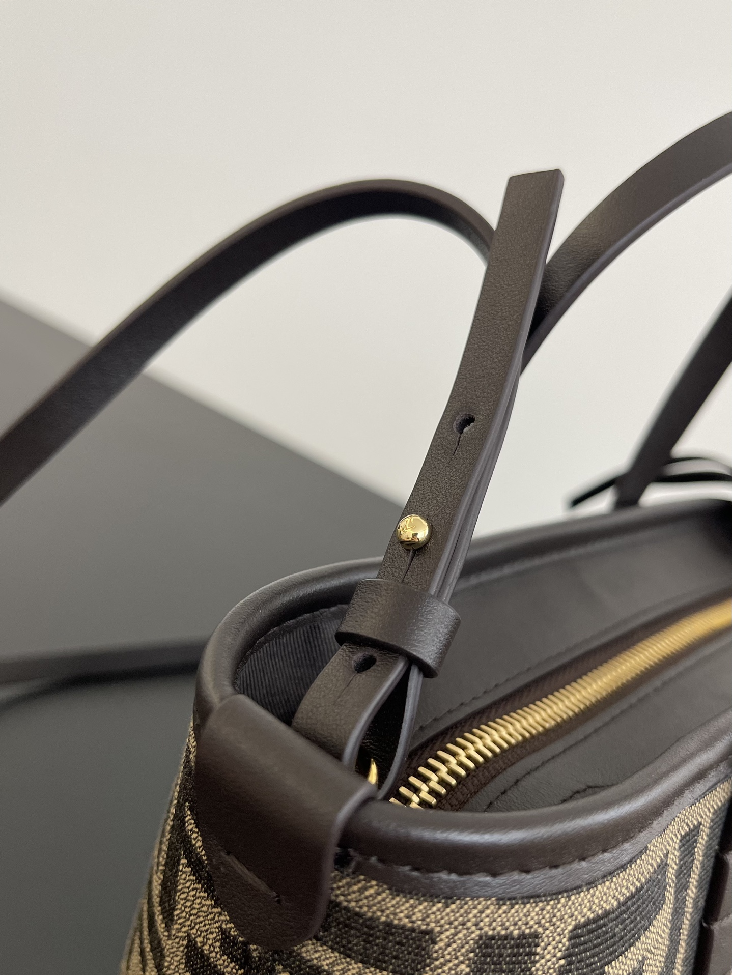 F**di vintage tote-23*19.5*15cm