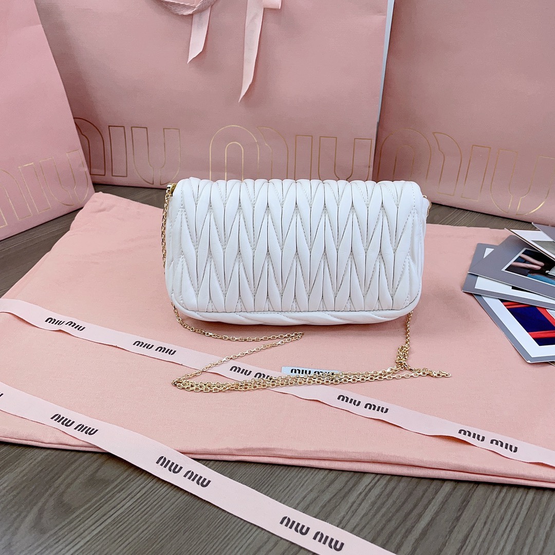 M*um*u leather matelassé mini shoulder bag-18 x9.5 x 4cm