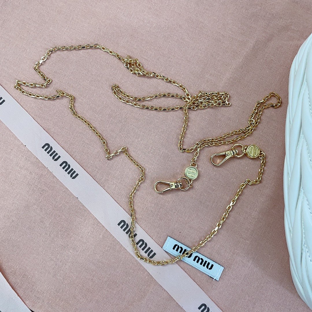 M*um*u leather matelassé mini shoulder bag-18 x9.5 x 4cm