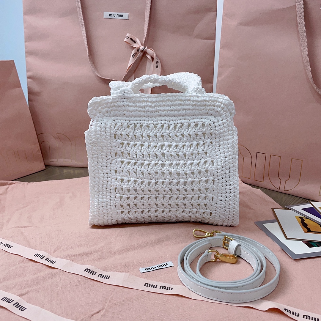 M*um*u raffia shoulder bag-22x 22.5x7.5cm