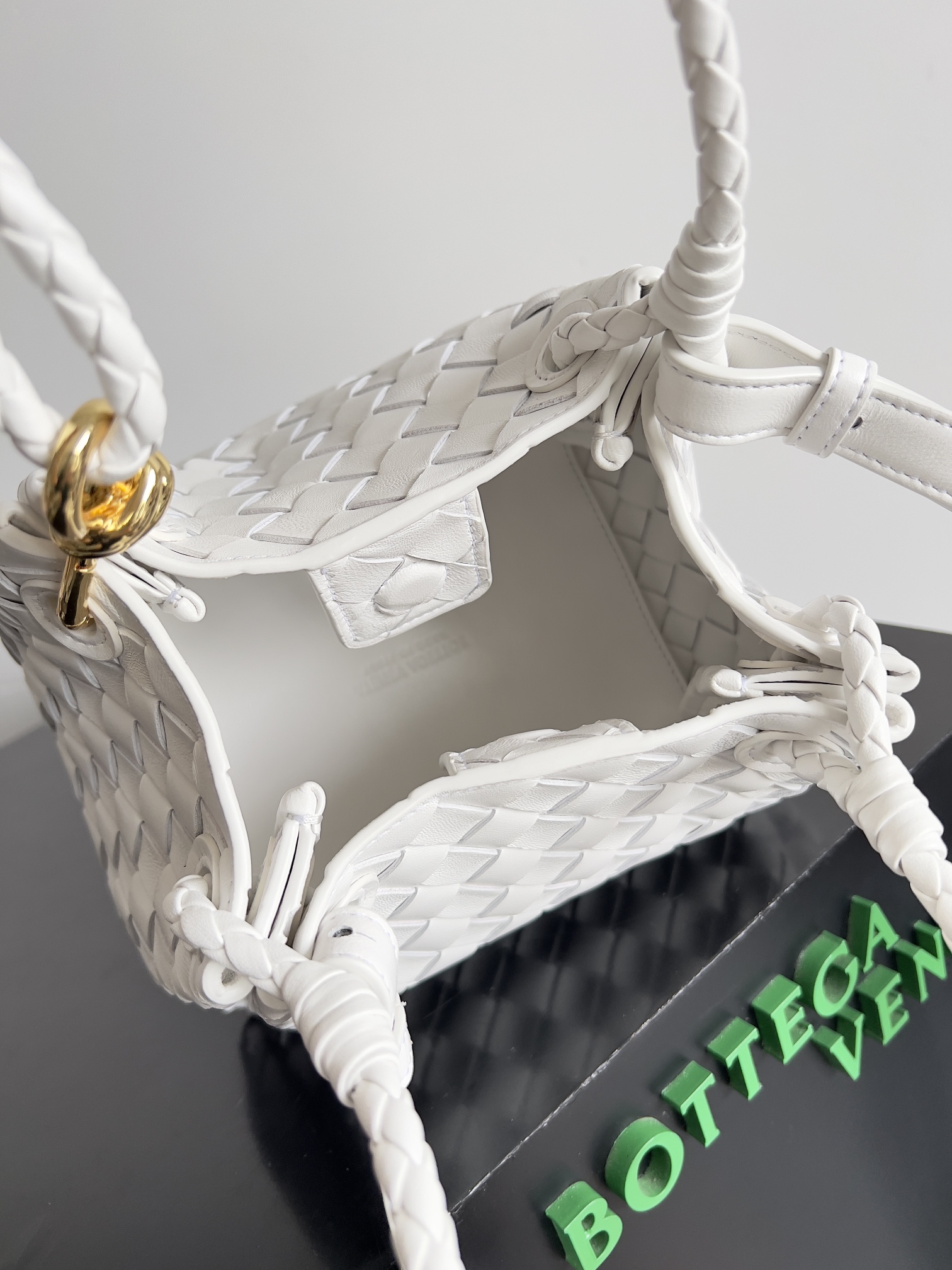 bo*te*ga Ve*ne*ta andiamo parachute tote-21*17*16.5cm