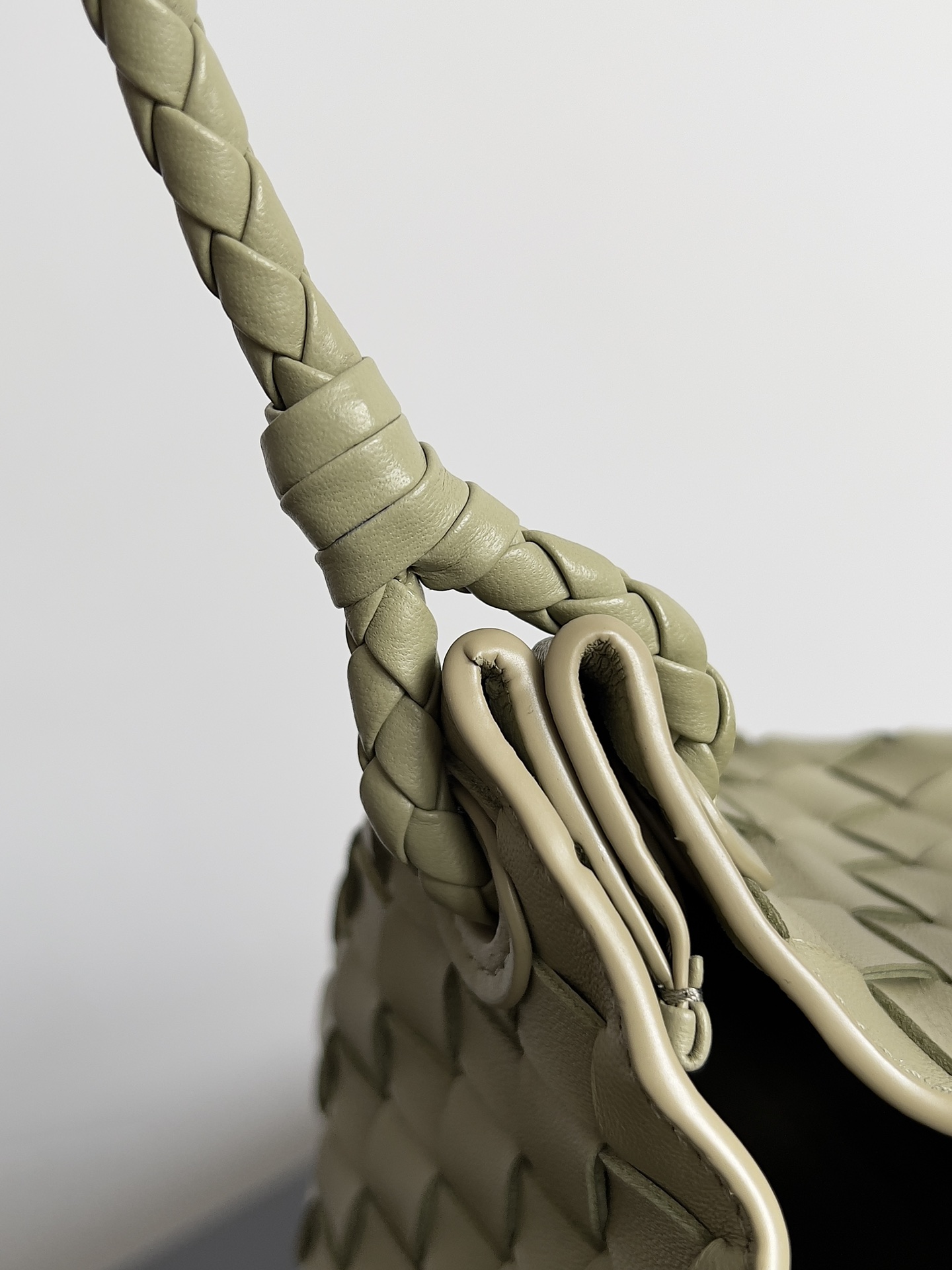 bo*te*ga Ve*ne*ta andiamo parachute tote-21*17*16.5cm