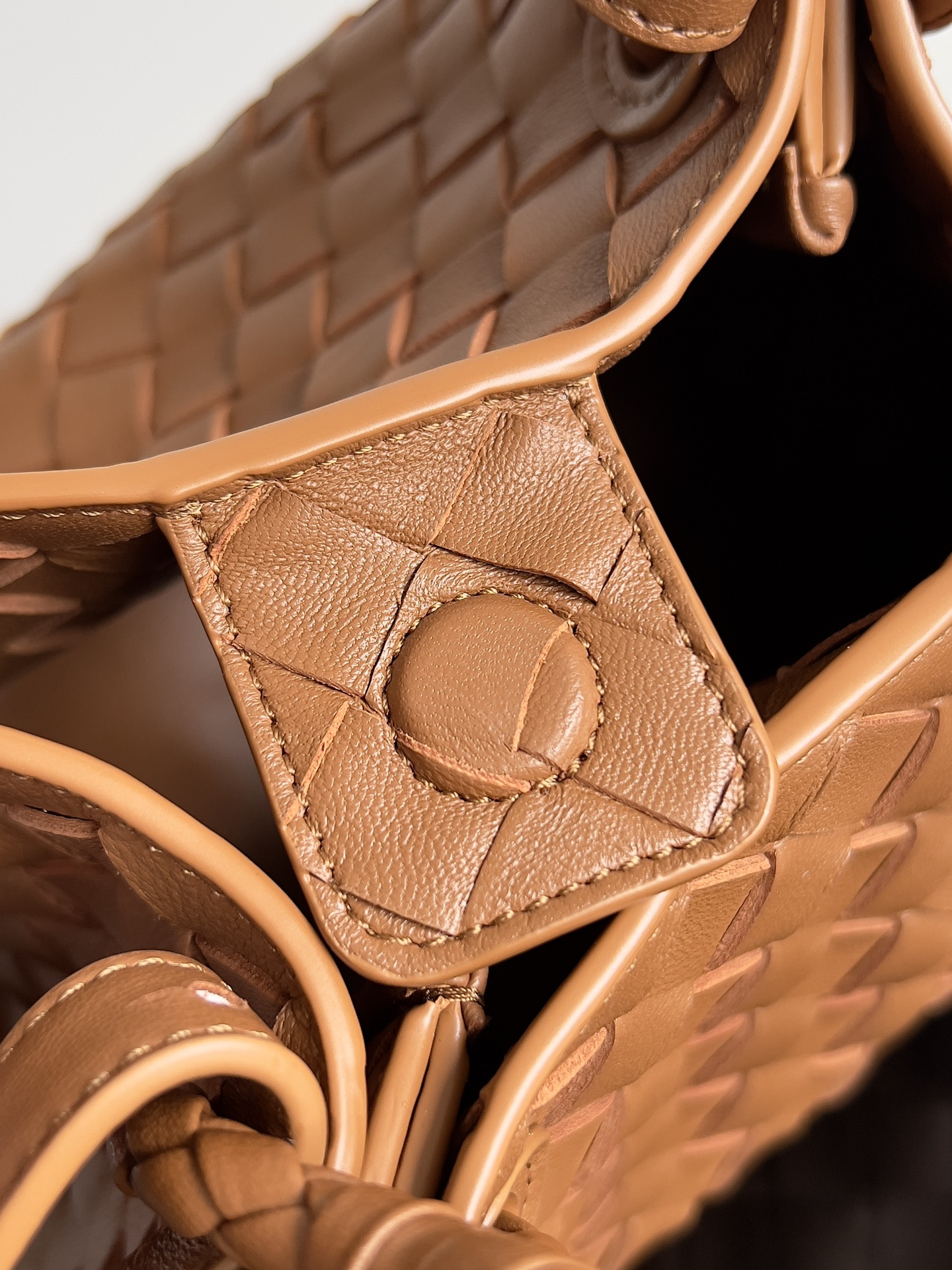 bo*te*ga Ve*ne*ta andiamo parachute tote-21*17*16.5cm