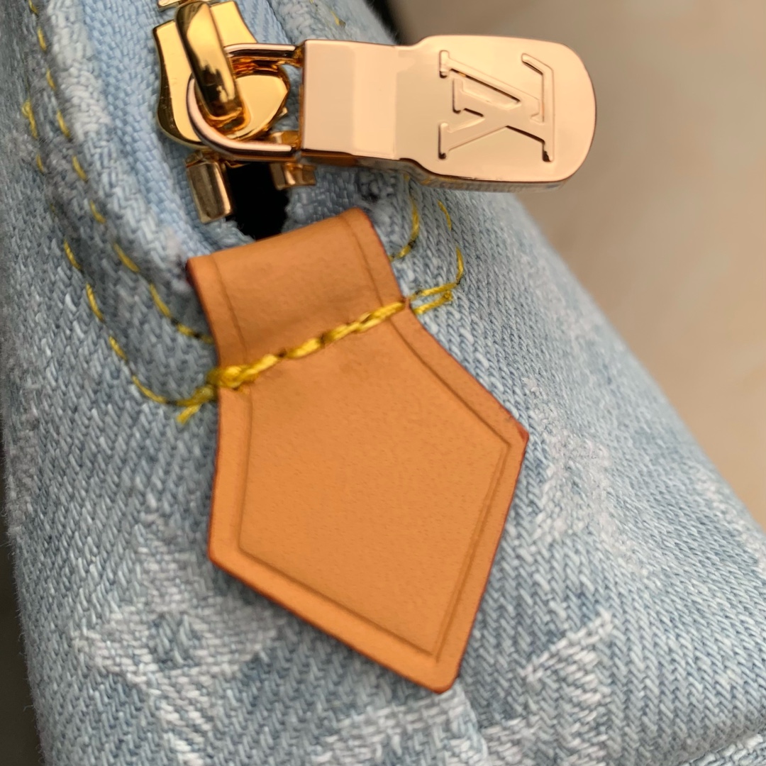 l0*is V*t0n pochette cosmétique-19 x 12 x 6cm