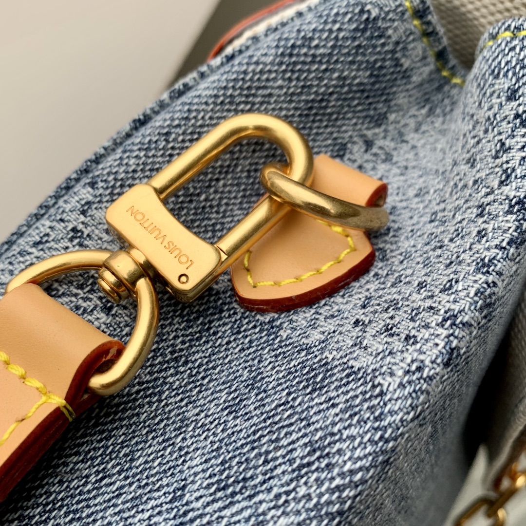 l0*is V*t0nsteamer bag-15 x 18 x 7cm