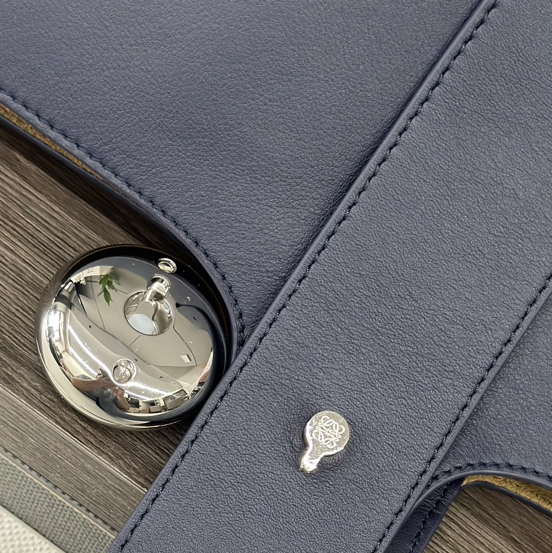 L0ew* pebble bucket bag-24.5*23.5*28cm