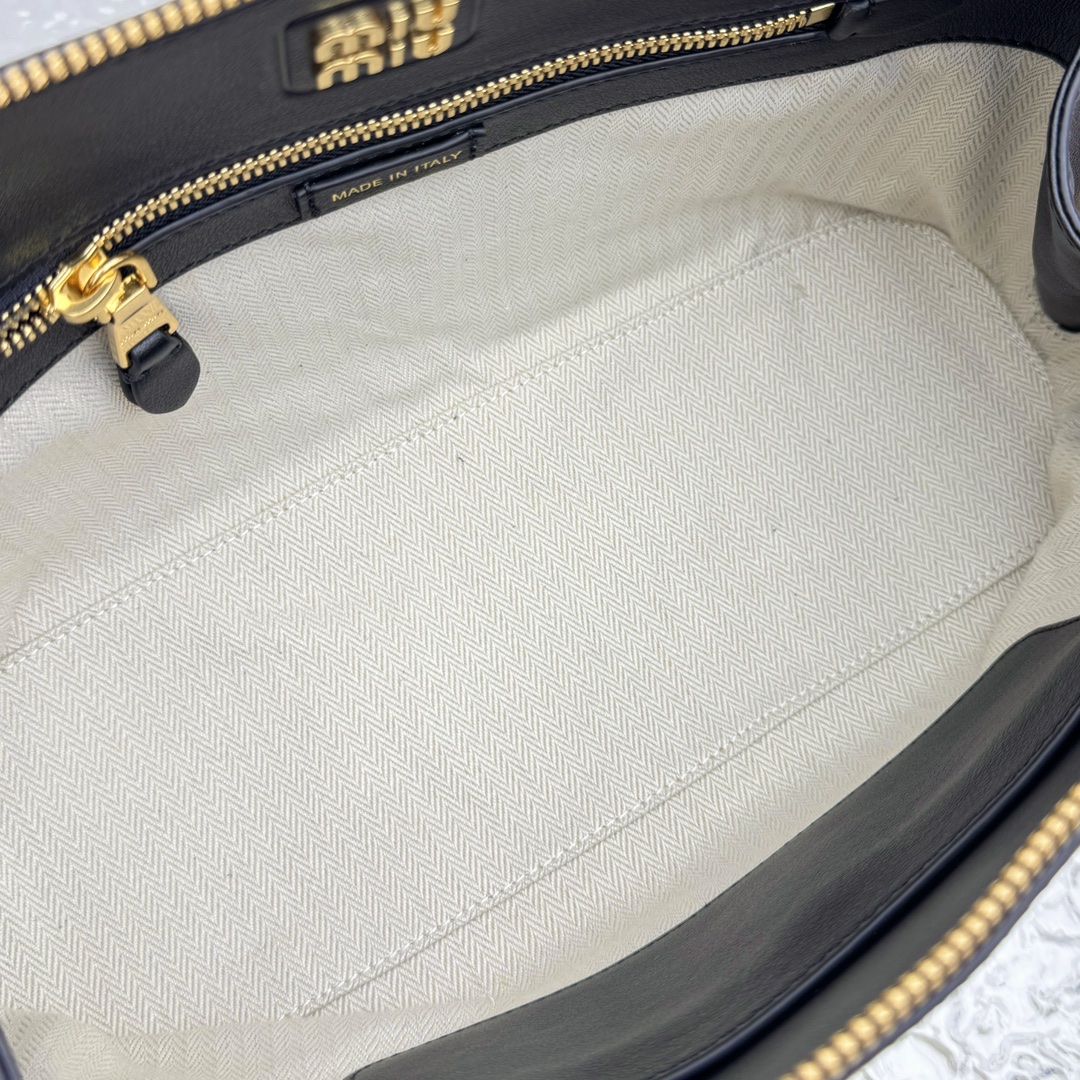 M*um*u casual style plain leather elegant style bridal logo-33*13*21cm