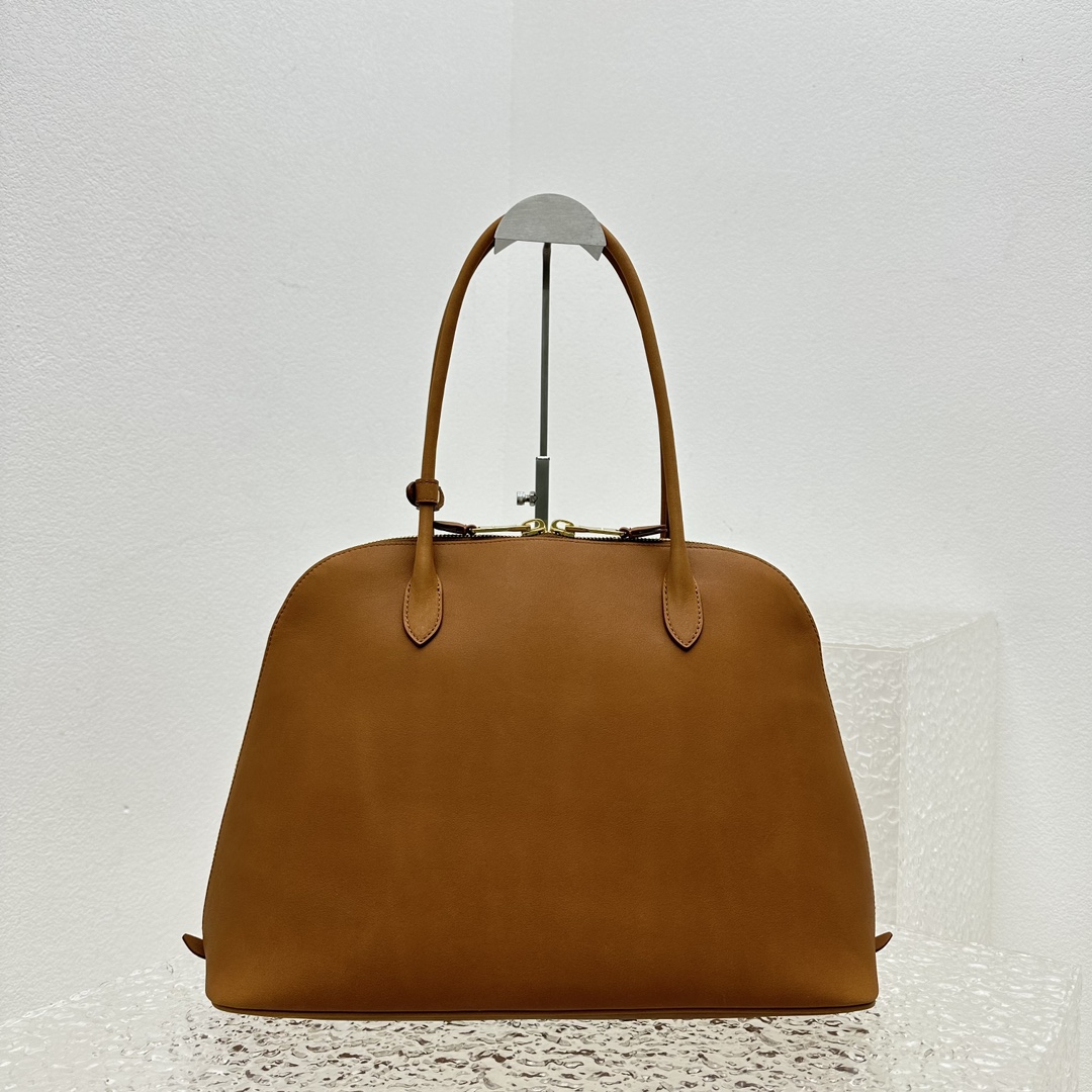 M*um*u casual style plain leather elegant style bridal logo-39*17*28cm