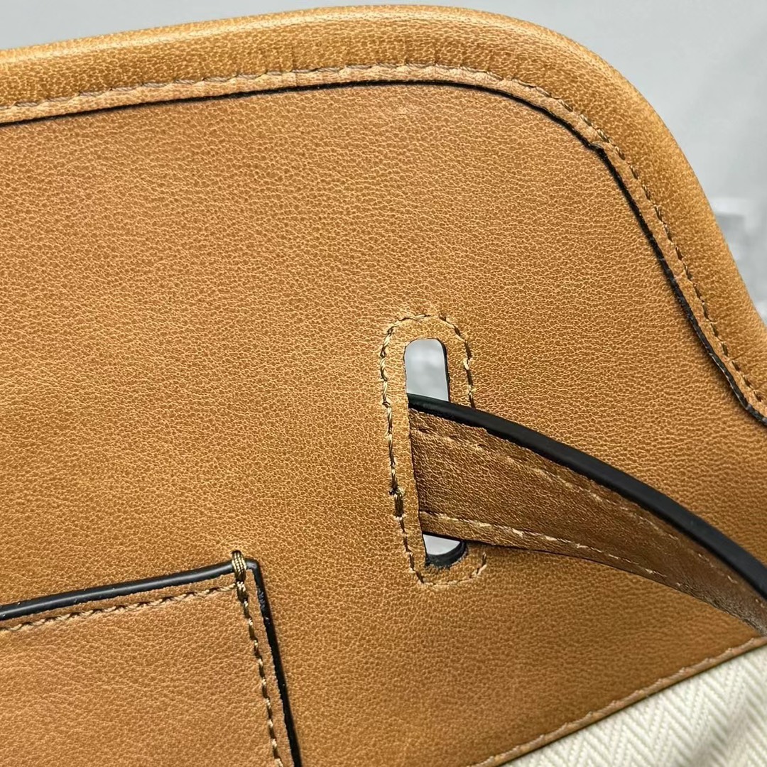 M*um*u aventure nappa tote-31x40x13cm