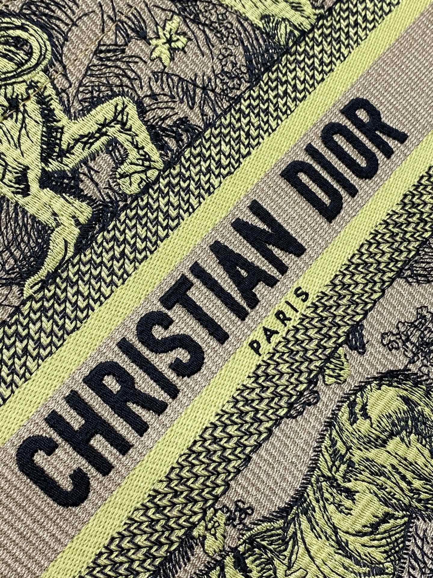 D*or small book tote-26*8*22cm