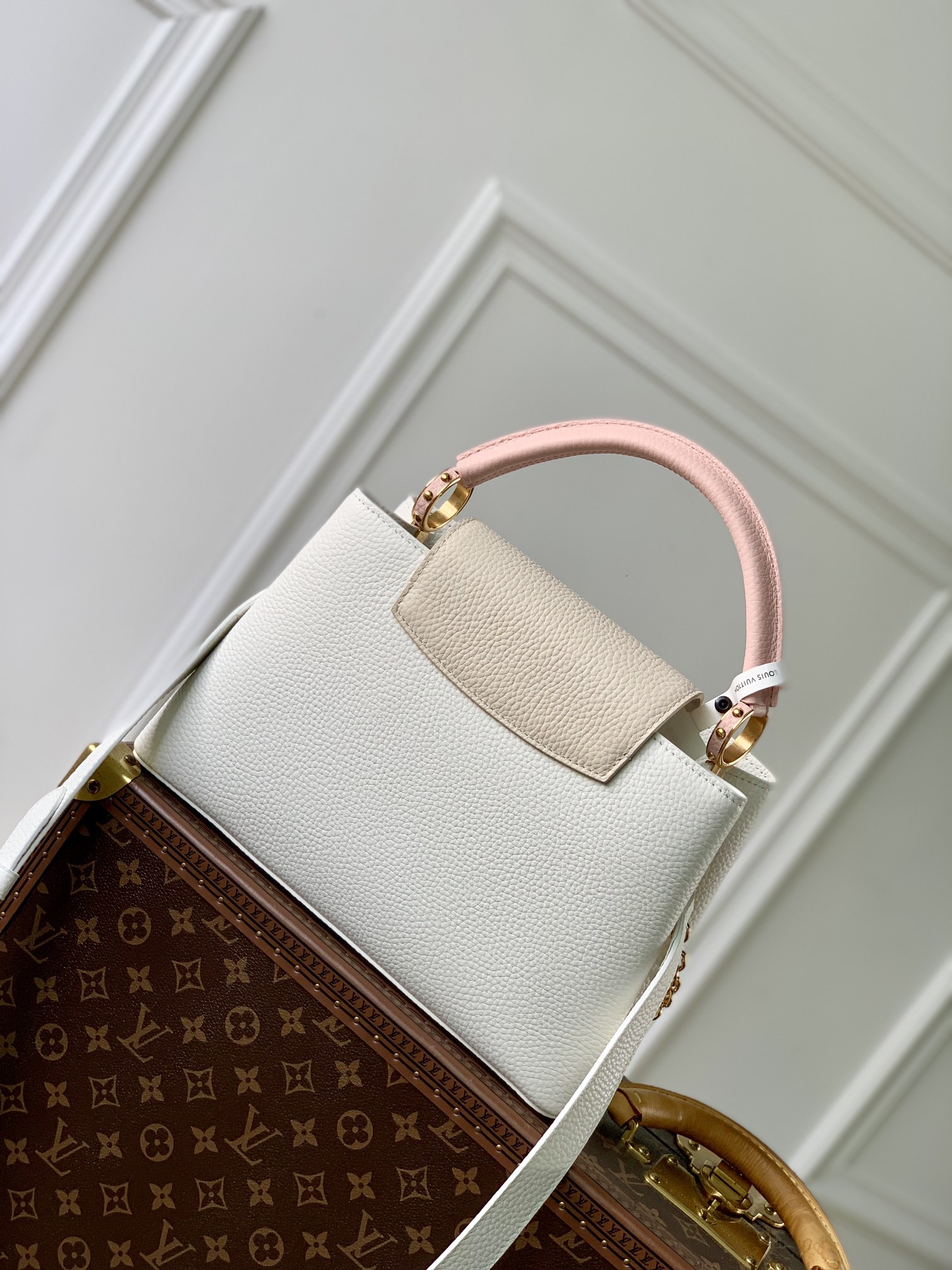 l0*is V*t0n capucines handlebag