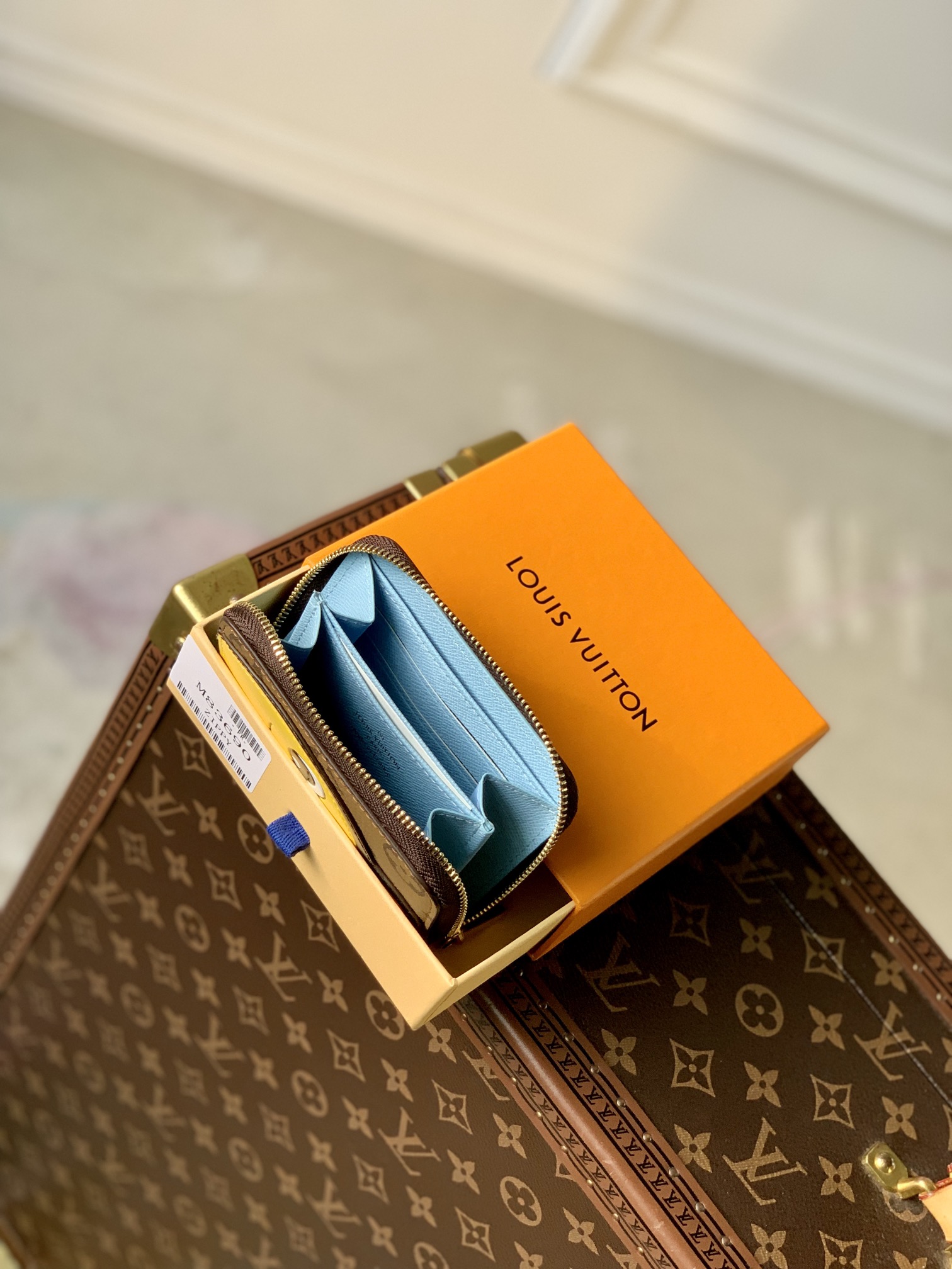 l0*is V*t0n zippy wallet-11*8*2.5cm