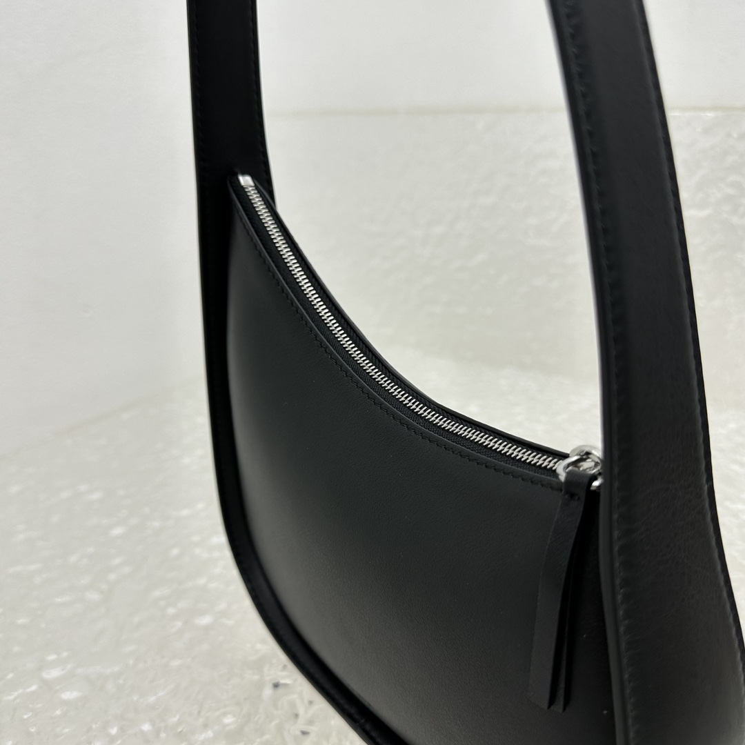 The R0w moon bag-20*6*35.5cm