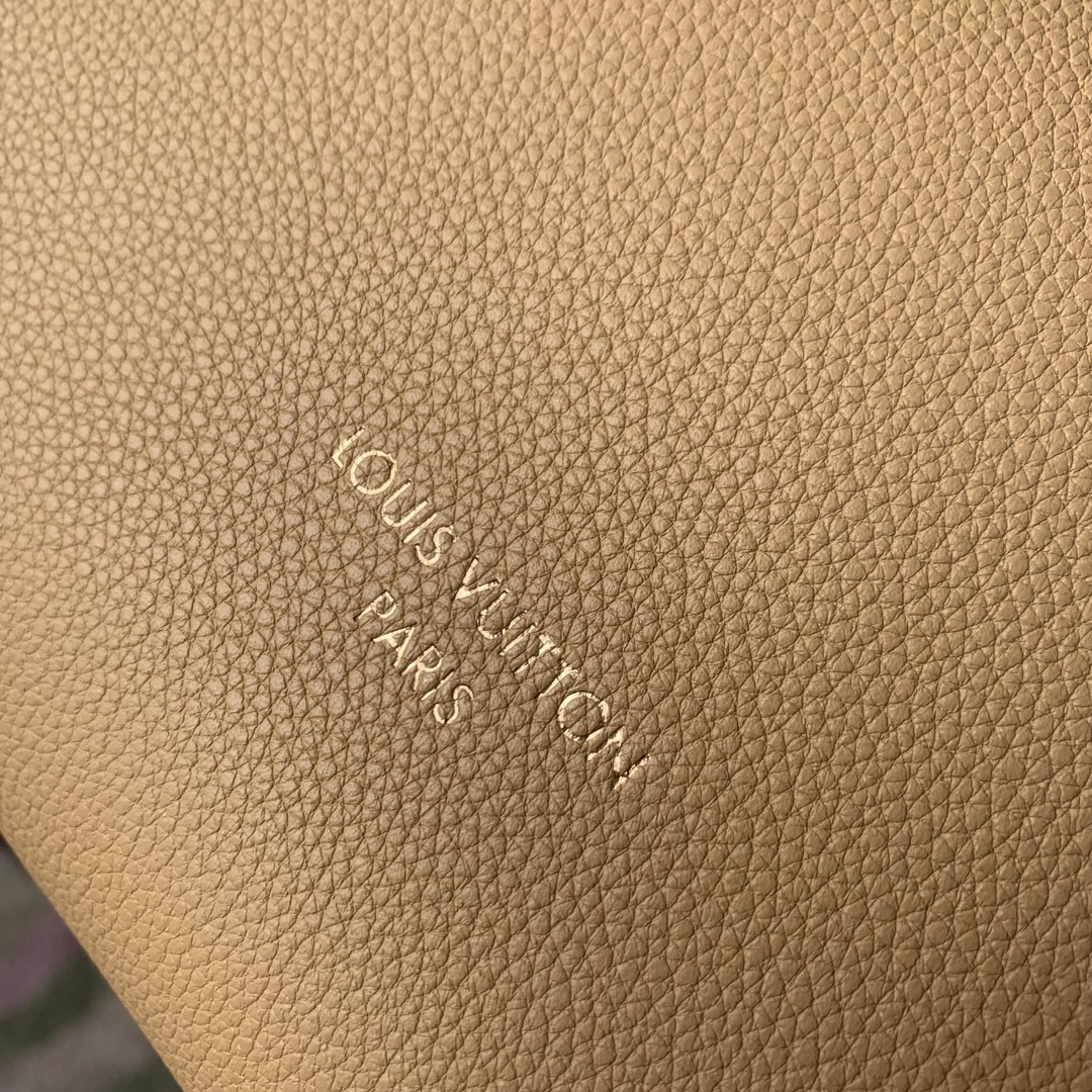 l0*is V*t0n low key hobo-m25352-24 x 28 x 16cm