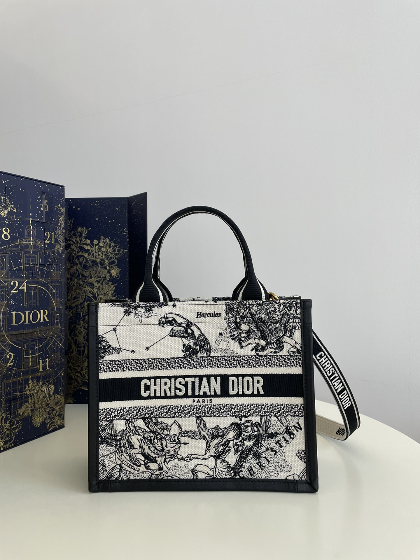 D*or small book tote-26*8*22cm