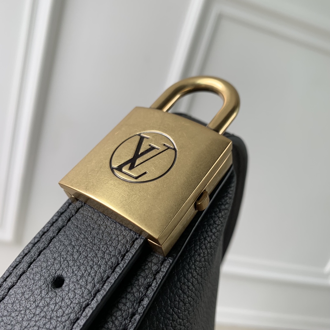 l0*is V*t0n low key bumbag-28*13*5.5cm