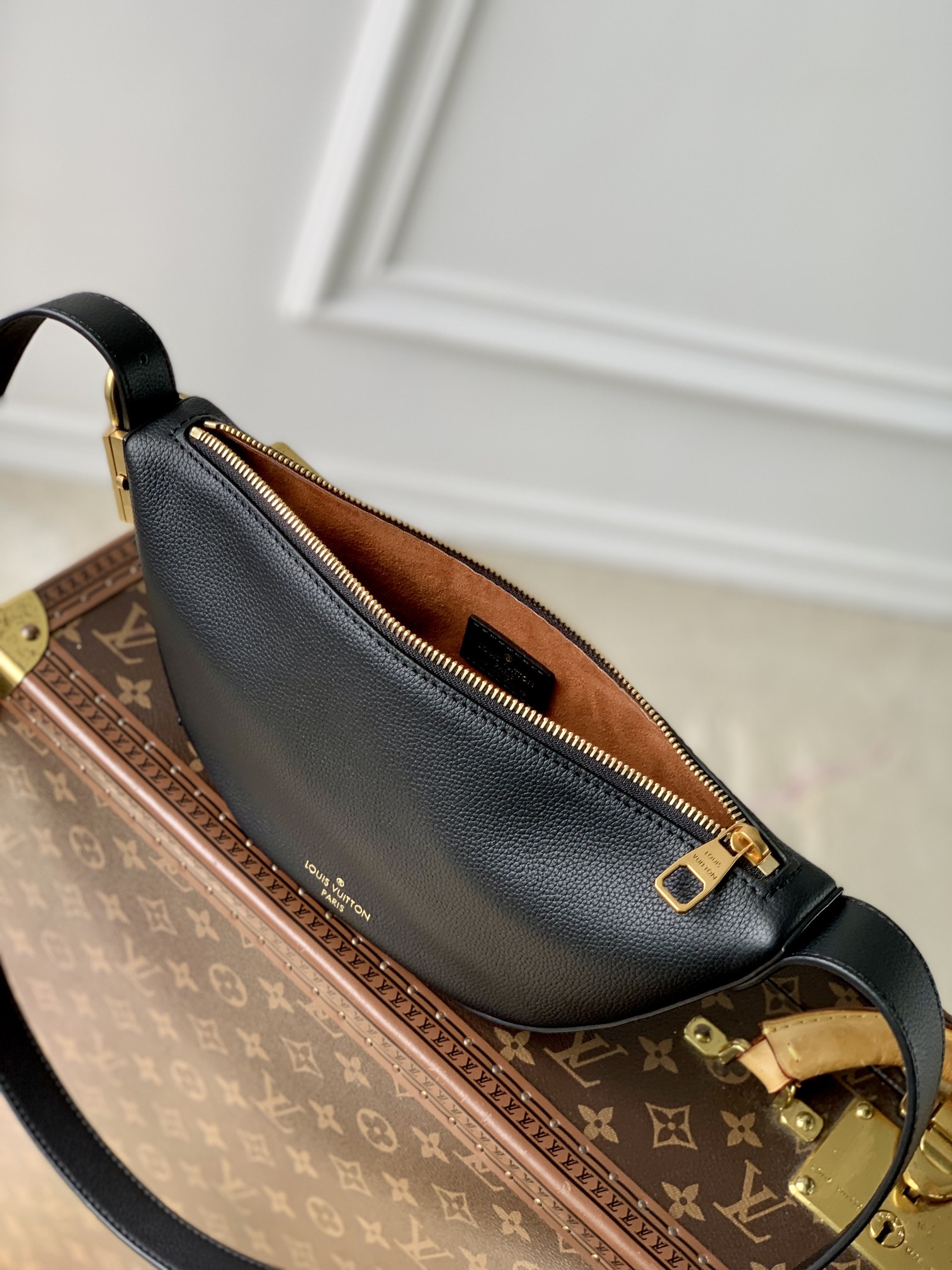 l0*is V*t0n low key bumbag-28*13*5.5cm