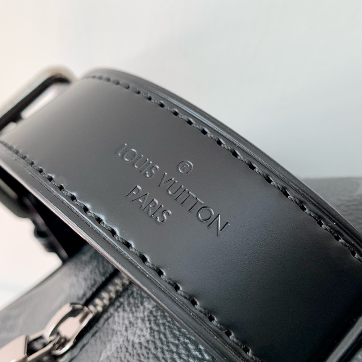 l0*is V*t0n locker dopp kit pouch -23 x 13 x 12cm