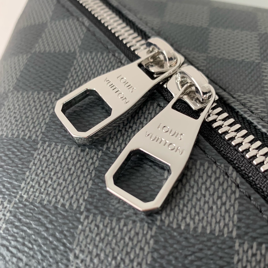 l0*is V*t0n toiletry bag 2 compartments-24*13*13cm