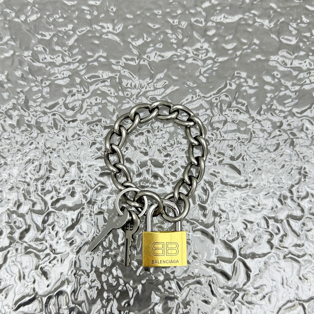 Ba*len*cia*ga bracelet-19cm