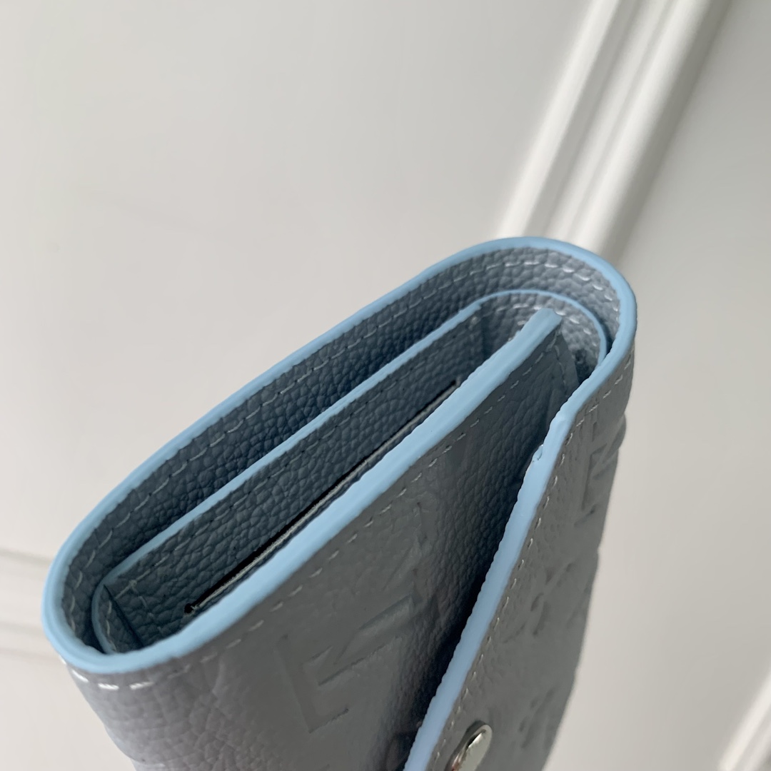 l0*is V*t0n wallet-9 x 11.5 x 1.5cm