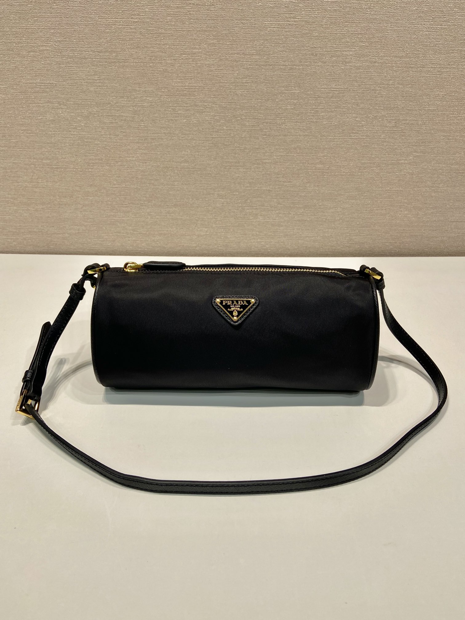 Pra*a 1ne058 underarm bag-22*9*7.5cm