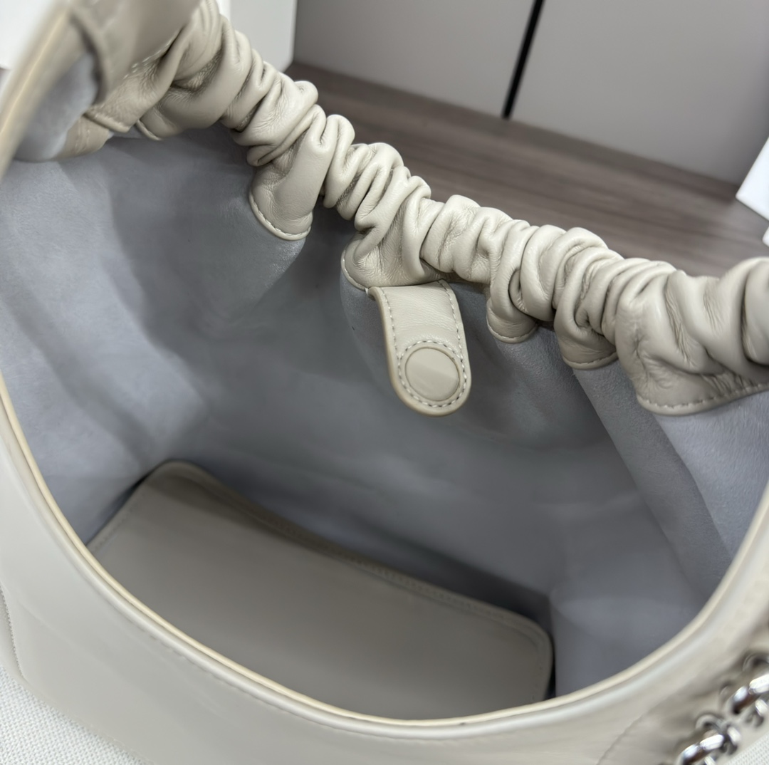 L0ew* squeeze bag-29*24*10.5cm