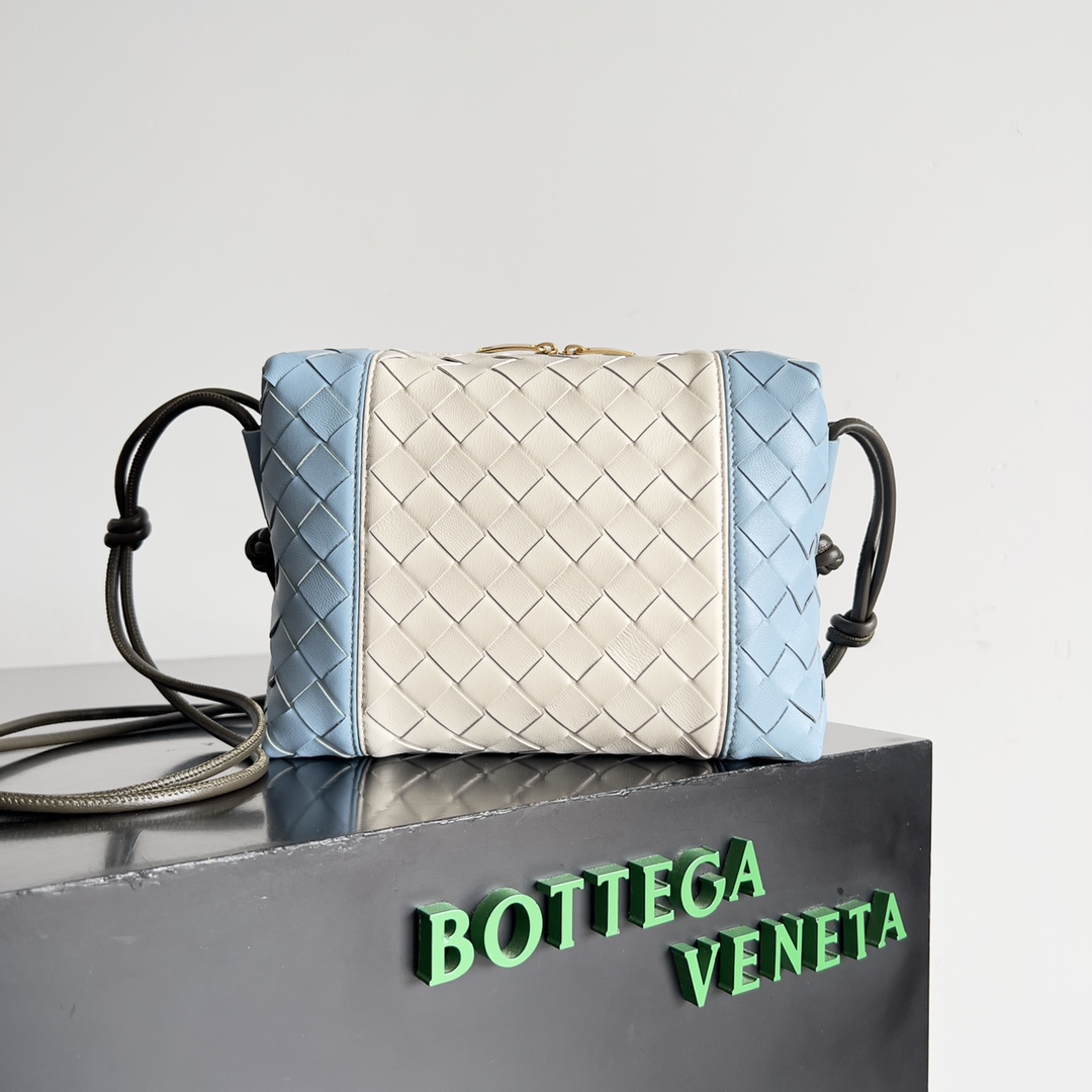 bo*te*ga Ve*ne*ta loop bag-22*15.5*9cm