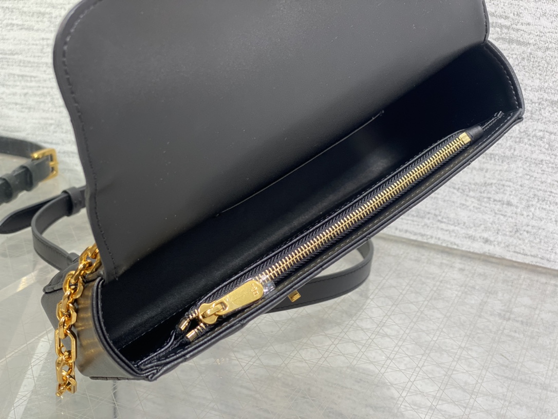 D*or miss carro bag-22*12.5*4cm