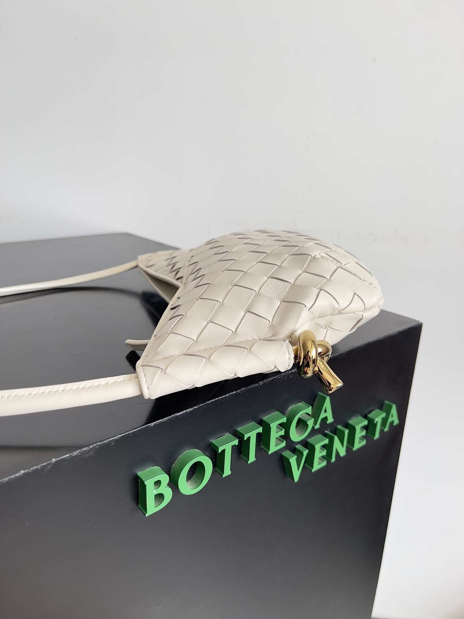 bo*te*ga Ve*ne*ta mini solstce bag-28*18*5cm