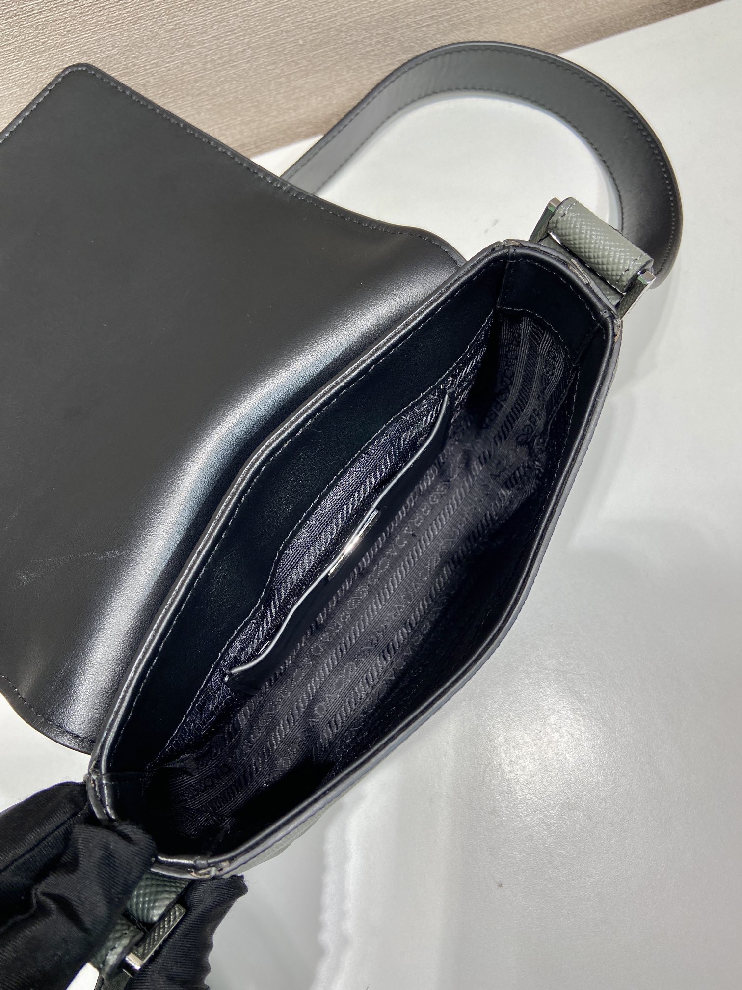 Pra*a shoulder 2vd061 bag-18*12.5*2.5cm