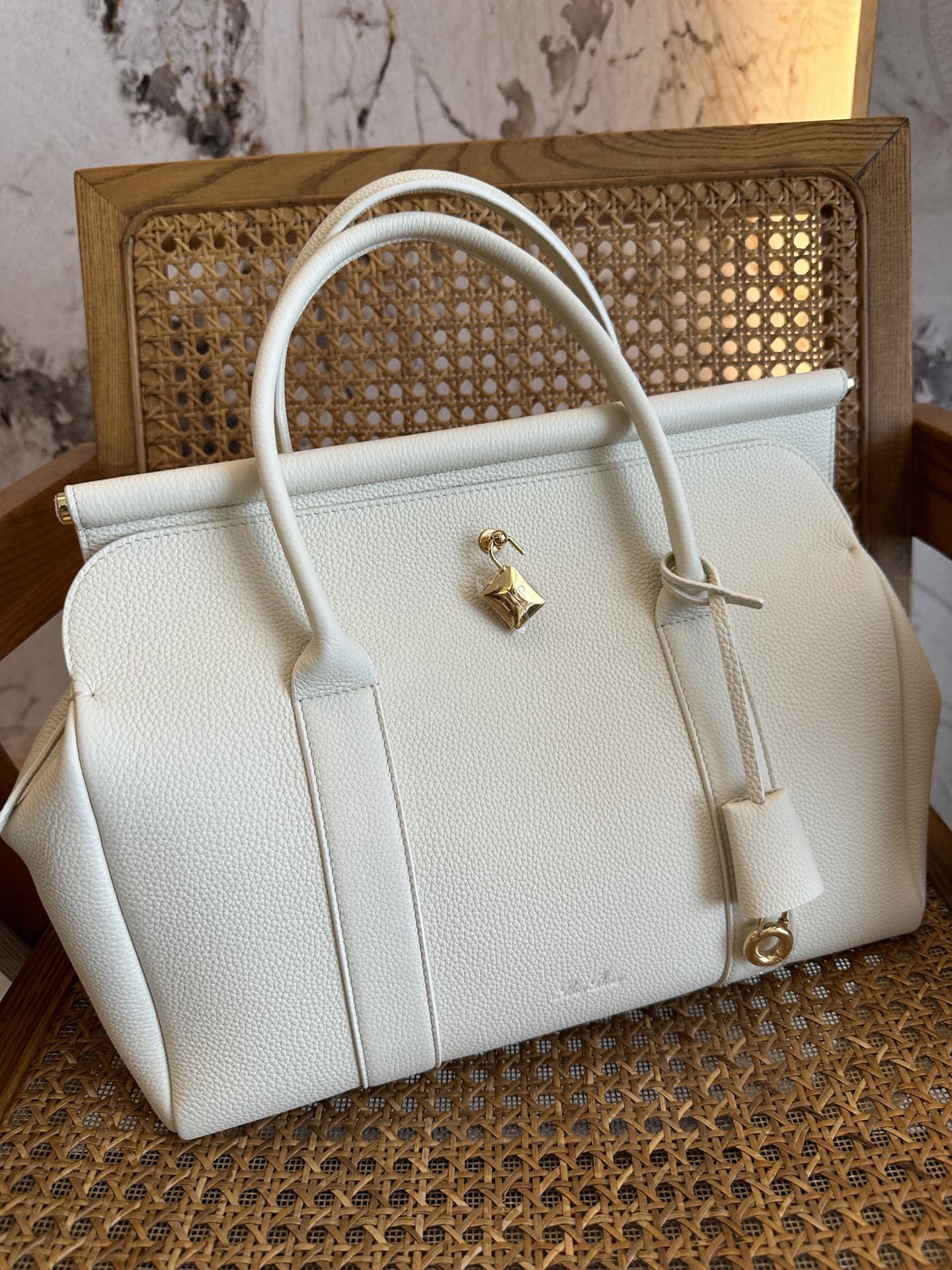 L**o p*ana loom bag l32-33 x 23 x 18cm