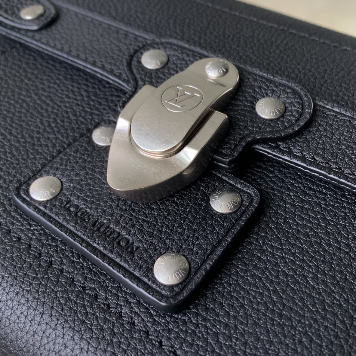 l0*is V*t0n soul trunk handbag-19 x 15 x 7cm