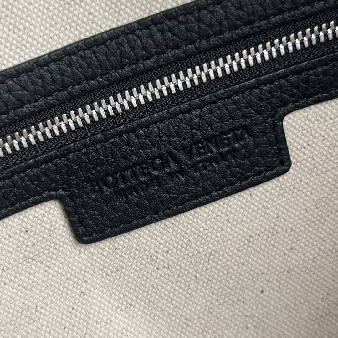 bo*te*ga Ve*ne*ta camera bag-29x19.5x7.5cm