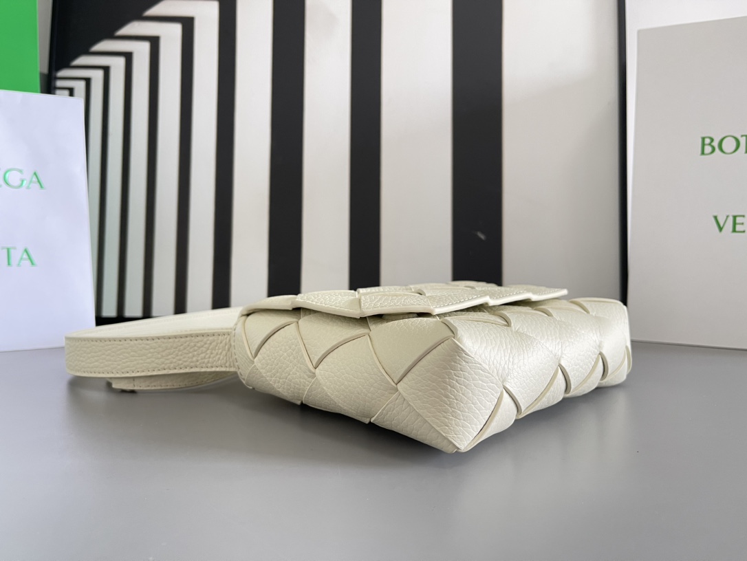 bo*te*ga Ve*ne*ta diago pouch-25x16.5x2cm