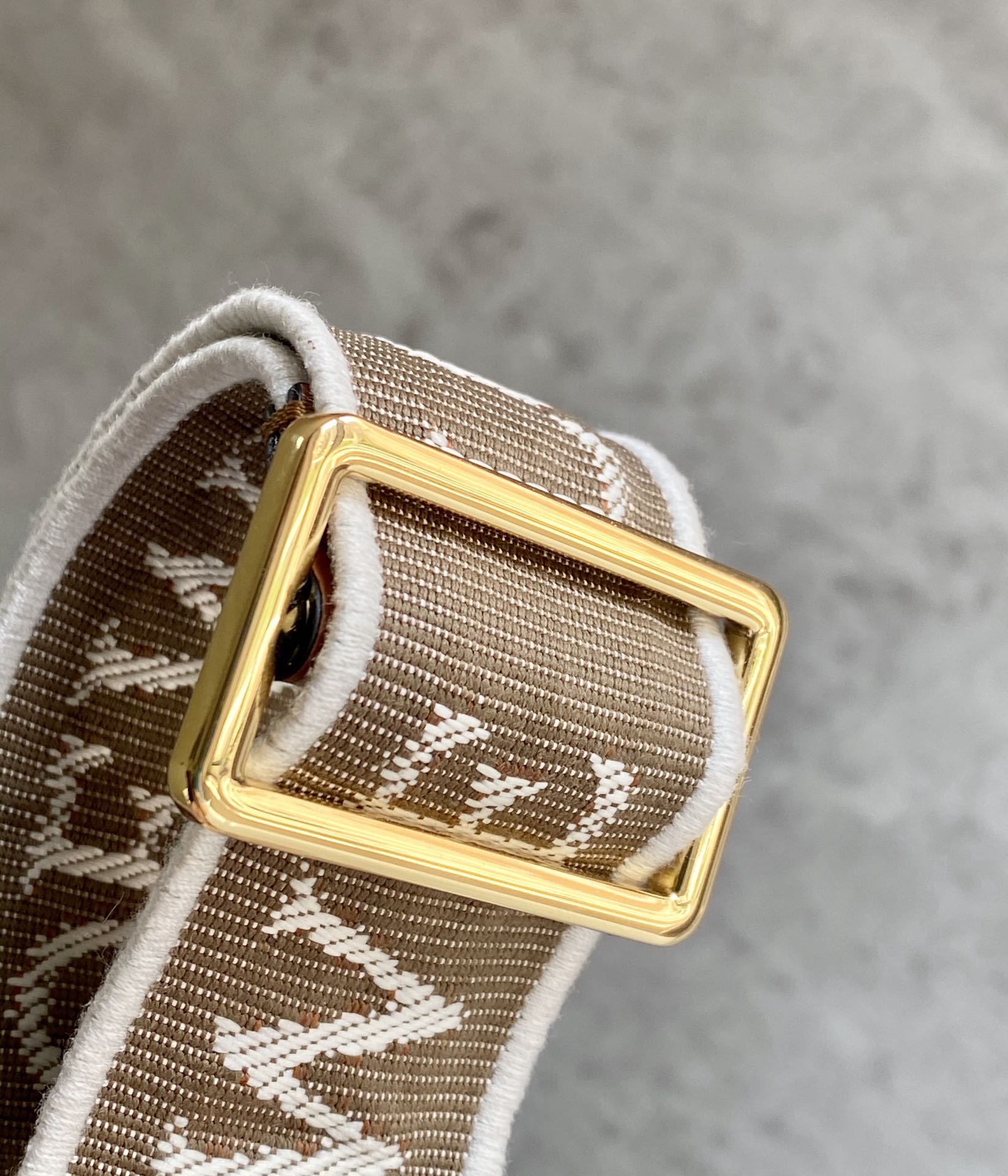 L0ew* mini puzzle gatedual bag-21*12.5*9cm