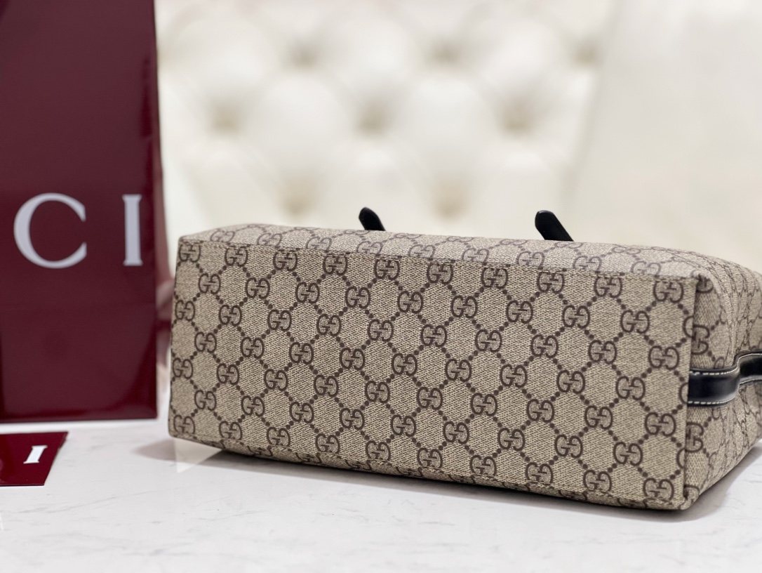 G*u*i emblem tote bag-30*18*11cm