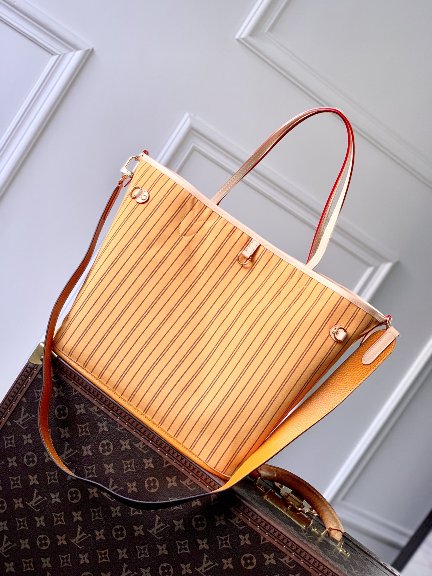 l0*is V*t0n neverfull bandoulière inside out-m11947-28 x 14 x 31cm