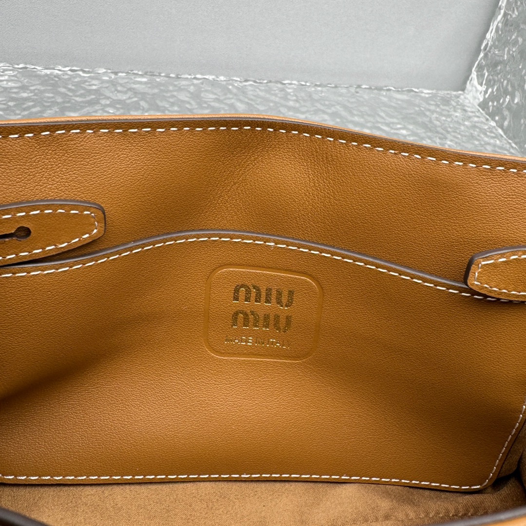 M*um*u leather shoulder bag -25*8*15cm