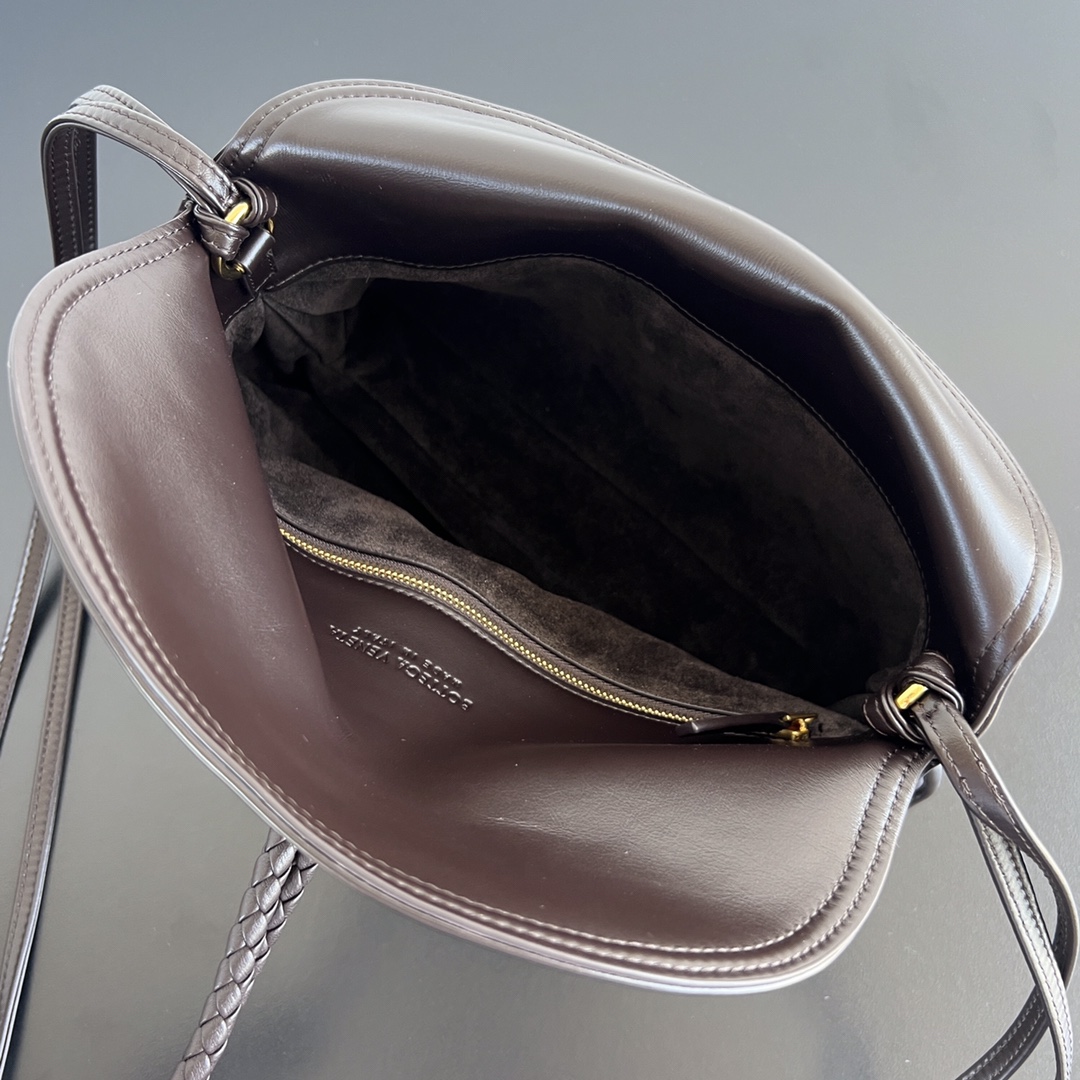 bo*te*ga Ve*ne*ta medium liberta bag-30*20*8cm