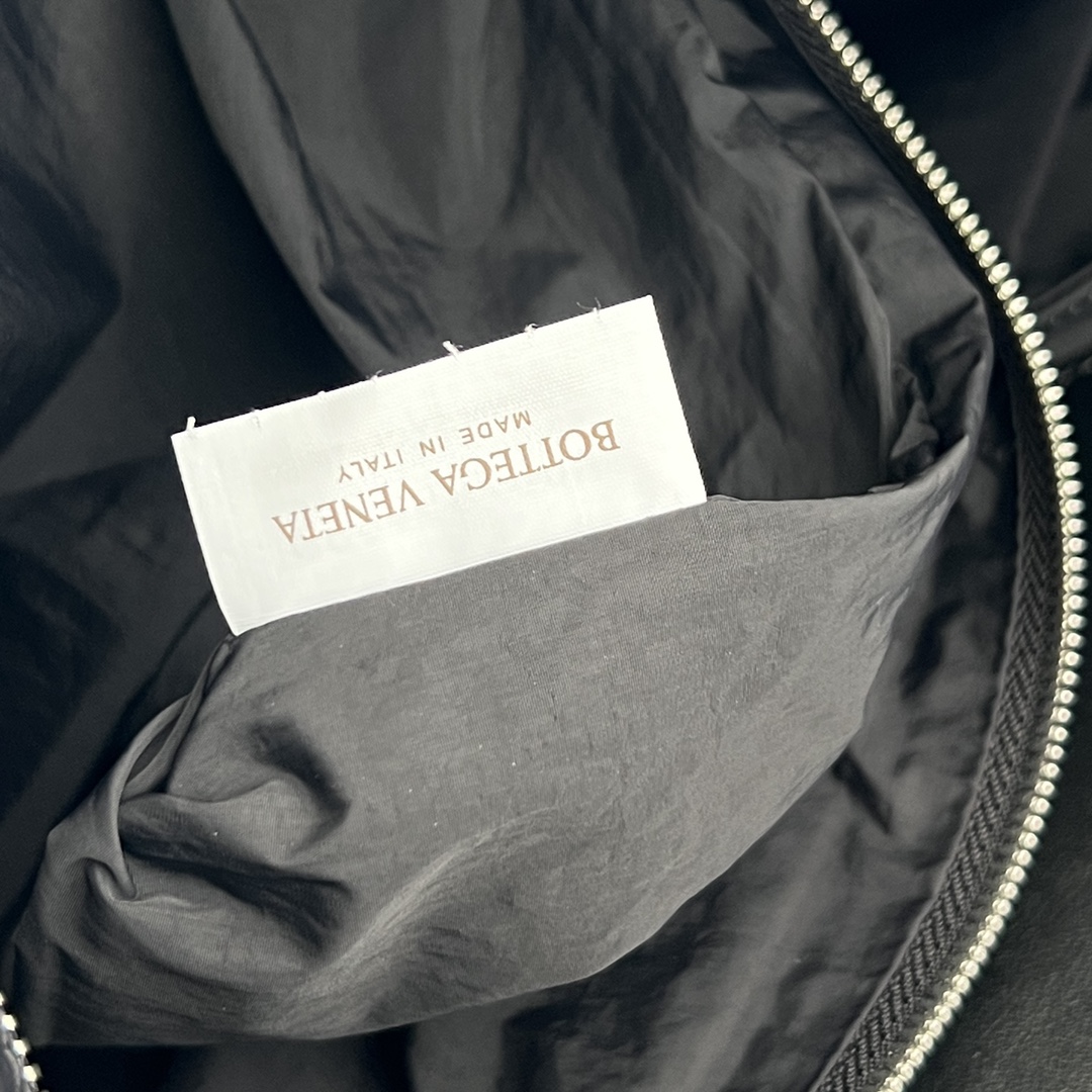 bo*te*ga Ve*ne*ta large crossroad bag-45*43*12cm