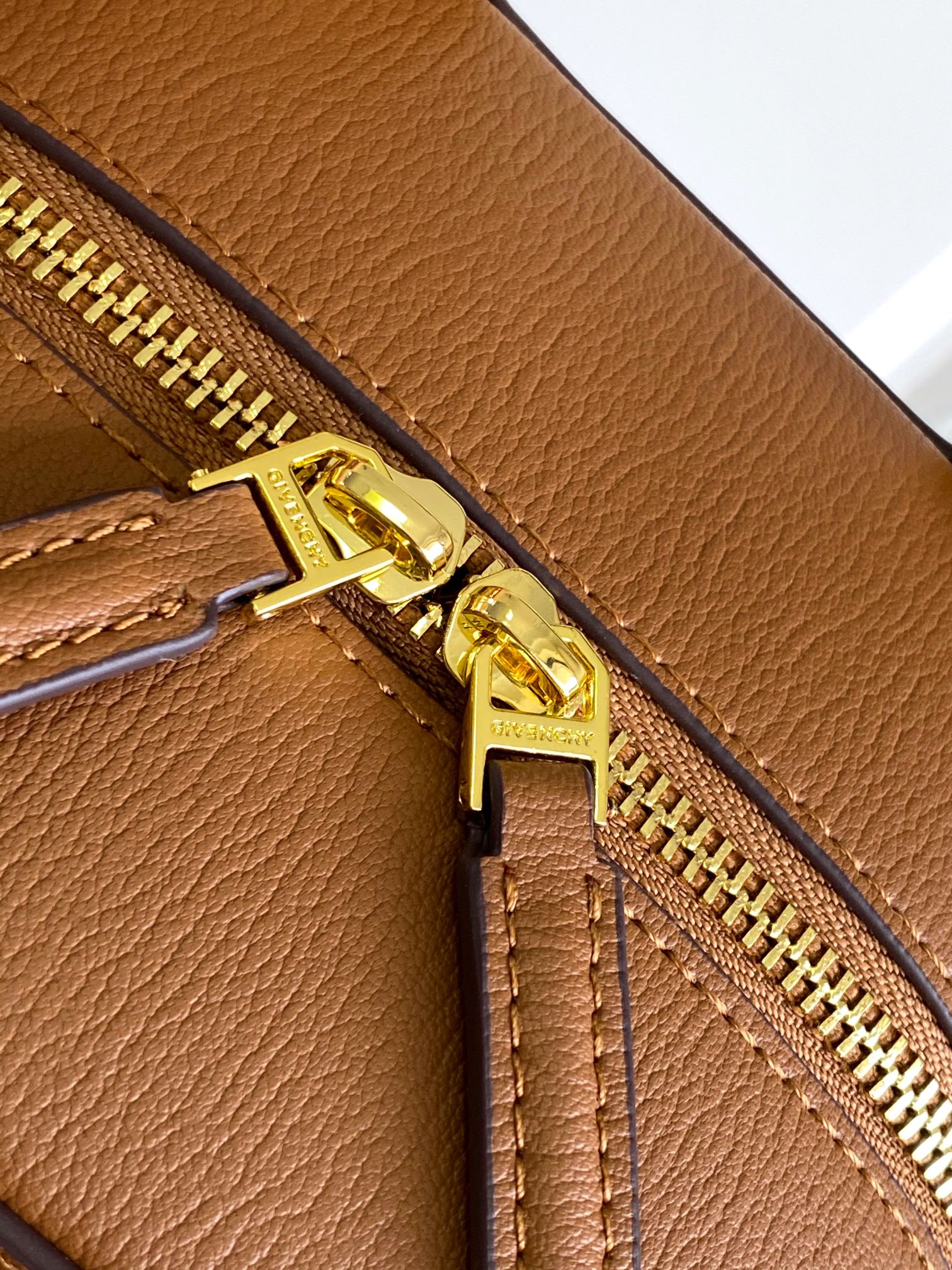 G1uenchy anyigona cube tote-13*19*22cm