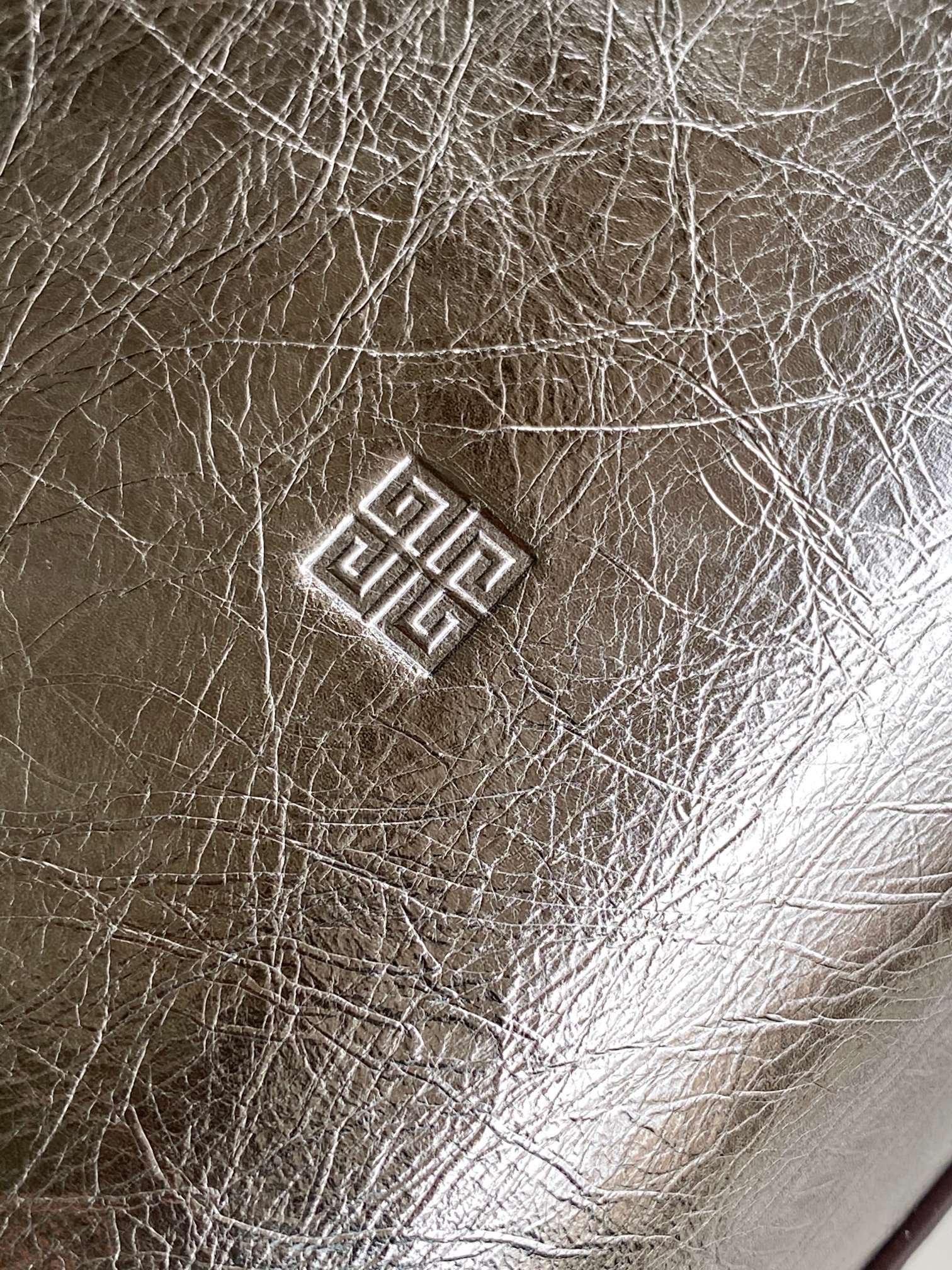 G1uenchy anyigona cube tote-13*19*22cm