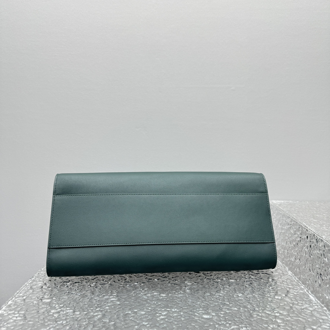 T*e R0w margaux eq clutch-43*20*24cm