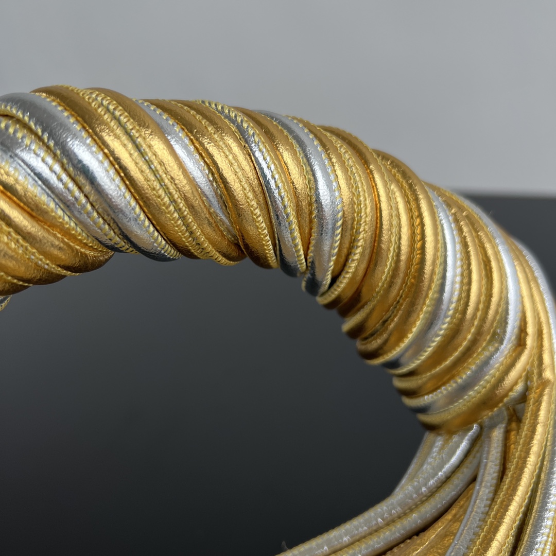 B0tt*ga jodie-28x23x8cm