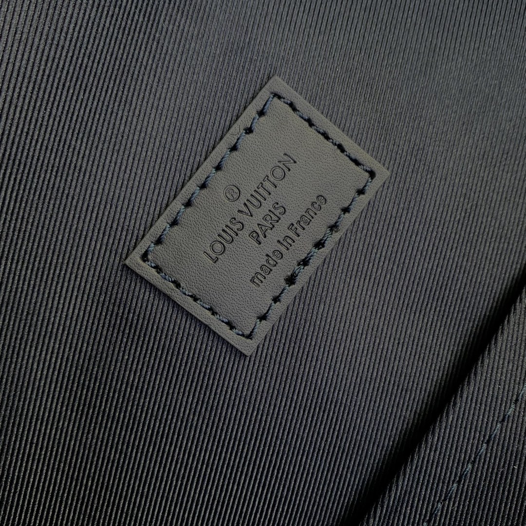 l0vis Vvtt0n aerogram backpack m22503-43*30*14cm