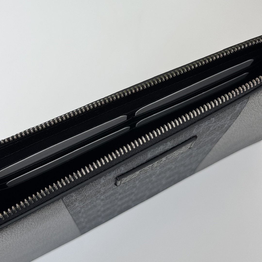 Gvc*1 wallet-28*22*3cm