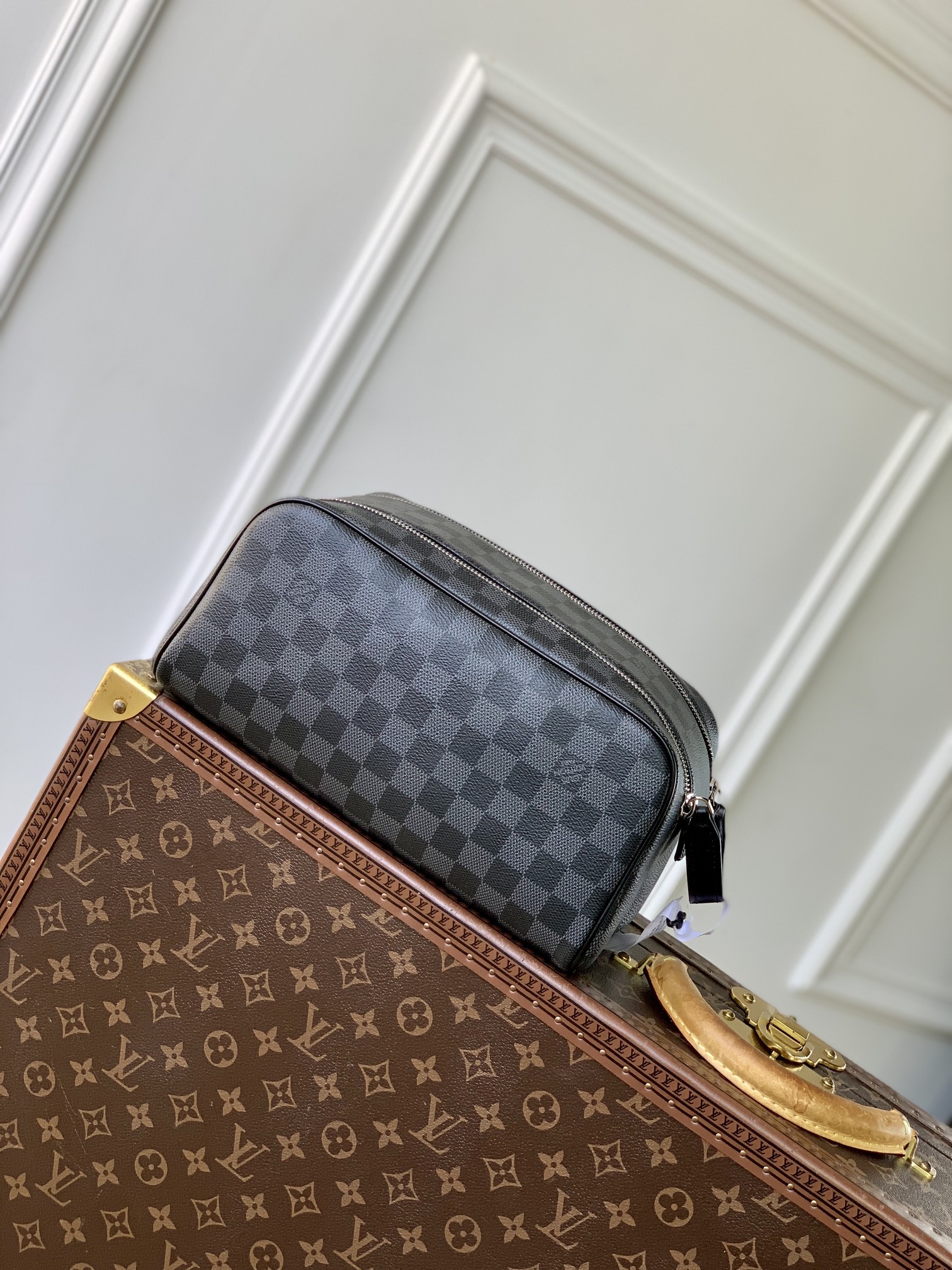 l0vis Vvtt0n toilet pouch -28x16x13cm